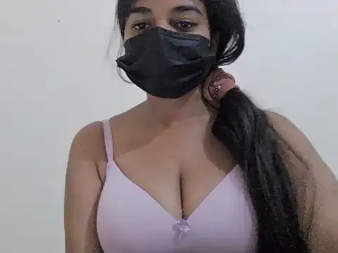 Snapshot of Little_toy_girl chatting on 05/16/26, 07:38 Little toy girl online show from 05/16/26, 07:38
