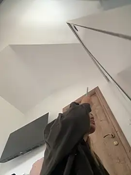 Snapshot of KayaAzur chatting on 11/08/25, 08:25 KayaAzur online show from 11/08/25, 08:25