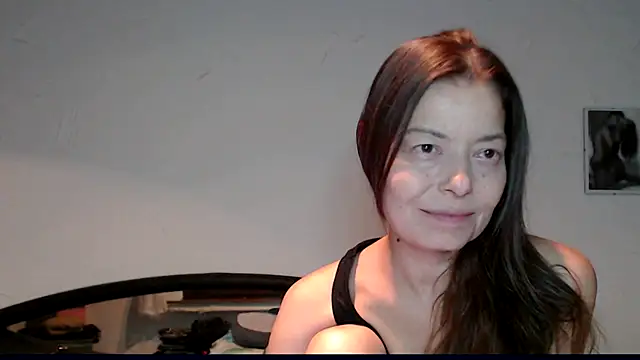 Snapshot of SexySarah177 chatting on 12/05/24, 01:25 SexySarah177 online show from 12/05/24, 01:25