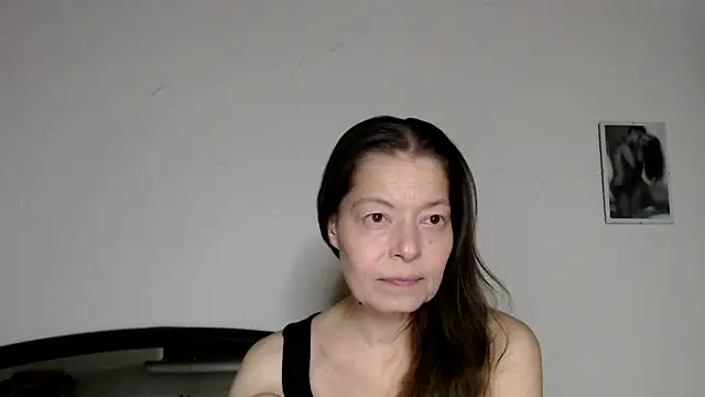 Snapshot of SexySarah177 chatting on 02/04/26, 09:31 SexySarah177 online show from 02/04/26, 09:31
