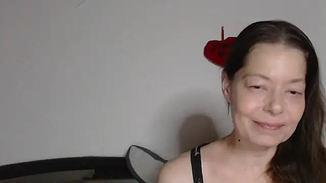 Snapshot of SexySarah177 chatting on 03/24/26, 09:20 SexySarah177 online show from 03/24/26, 09:20