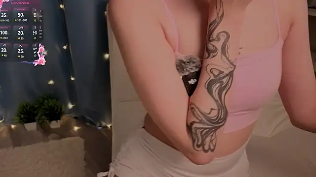 Winaria online show from 10/25/25, 04:20