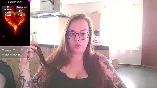 Snapshot of Miss_Lucifer6 chatting on 09/22/25, 01:24 Miss Lucifer6 online show from 09/22/25, 01:24