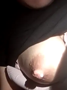 Snapshot of Link-sexxy chatting on 10/20/25, 02:17 Link-sexxy online show from 10/20/25, 02:17