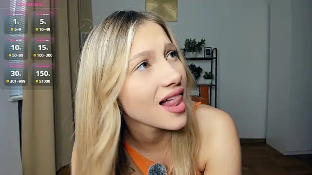 Snapshot of FaaBinaa chatting on 10/14/25, 07:31 FaaBinaa online show from 10/14/25, 07:31