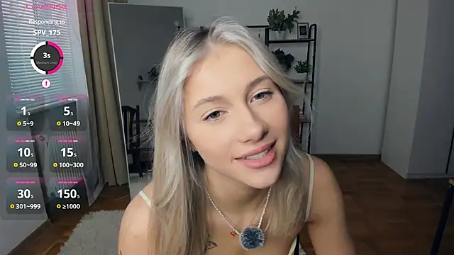 Snapshot of FaaBinaa chatting on 10/23/25, 07:18 FaaBinaa online show from 10/23/25, 07:18