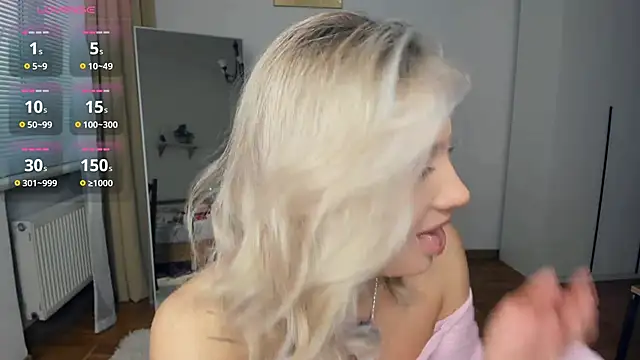 Snapshot of FaaBinaa chatting on 10/26/25, 07:03 FaaBinaa online show from 10/26/25, 07:03