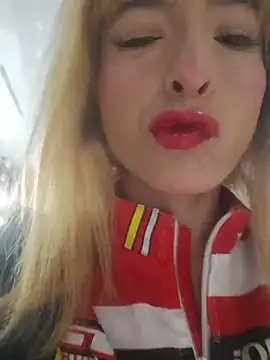 nena cupcake  online show from 07/01/26, 11:01