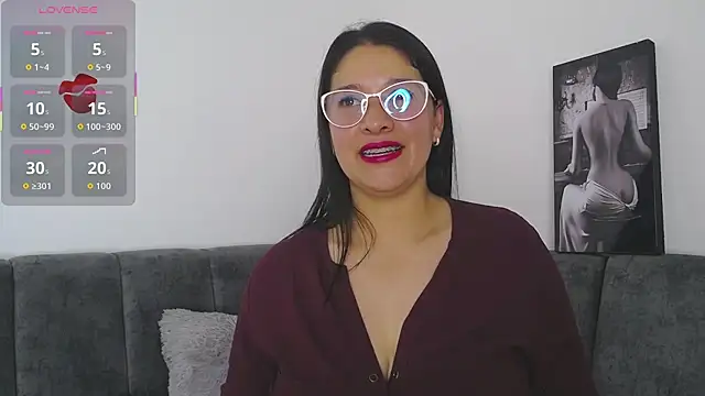 Snapshot of Alana_steel_1 chatting on 05/05/26, 07:44 Alana steel 1 online show from 05/05/26, 07:44