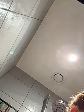 Snapshot of Chloemillerrxx chatting on 09/15/25, 12:16 Chloemillerrxx online show from 09/15/25, 12:16