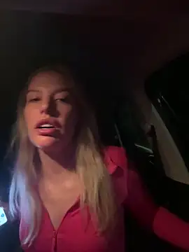 Snapshot of Chloemillerrxx chatting on 09/18/25, 09:17 Chloemillerrxx online show from 09/18/25, 09:17