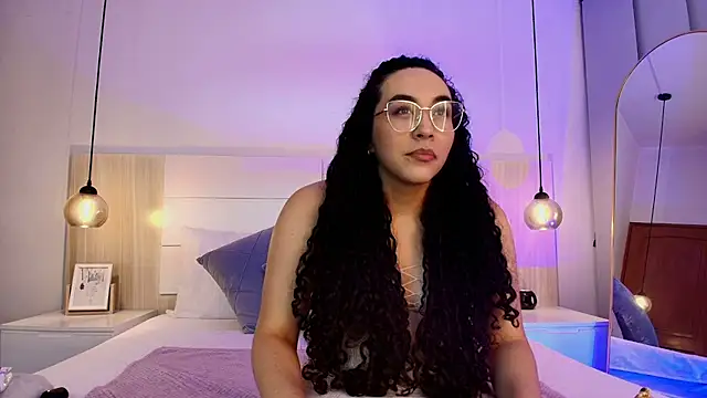 Snapshot of alehia_cute chatting on 10/23/25, 11:03 alehia cute online show from 10/23/25, 11:03