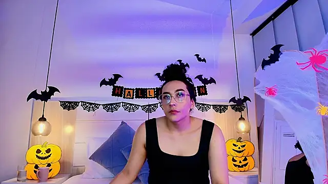 Snapshot of alehia_cute chatting on 11/01/25, 10:12 alehia cute online show from 11/01/25, 10:12