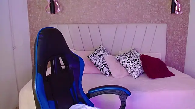 Snapshot of Amaranta_carey chatting on 11/26/25, 12:11 Amaranta carey online show from 11/26/25, 12:11