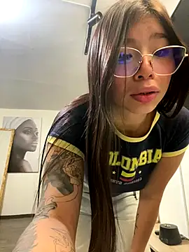 Snapshot of Maddy_Piink chatting on 11/21/25, 09:35 Maddy Piink online show from 11/21/25, 09:35