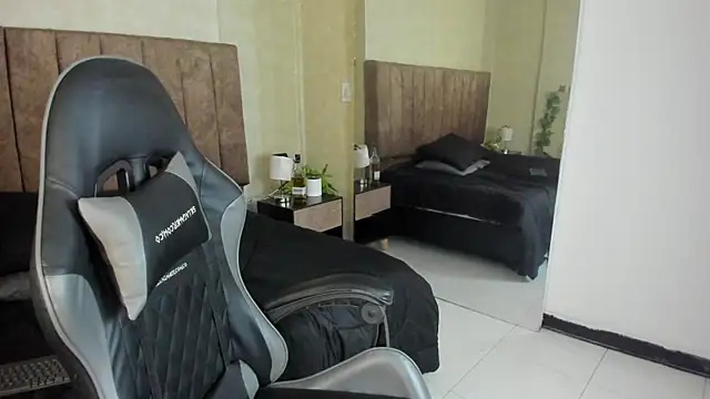 JulietaRioss online show from 11/11/25, 01:22