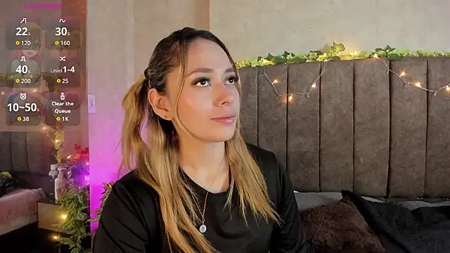 Snapshot of LanaMills_ chatting on 02/10/26, 05:11 LanaMills online show from 02/10/26, 05:11