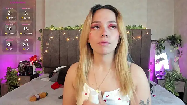 Snapshot of LanaMills_ chatting on 02/15/26, 05:26 LanaMills online show from 02/15/26, 05:26