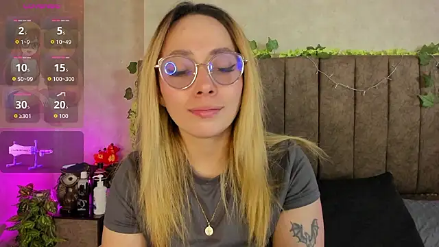 Snapshot of LanaMills_ chatting on 02/24/26, 09:02 LanaMills online show from 02/24/26, 09:02