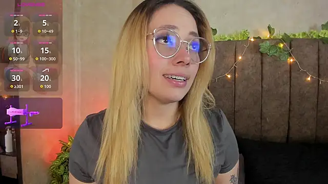 Snapshot of LanaMills_ chatting on 03/16/26, 05:44 LanaMills online show from 03/16/26, 05:44