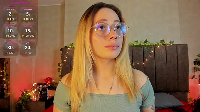 Snapshot of LanaMills_ chatting on 03/20/26, 03:55 LanaMills online show from 03/20/26, 03:55