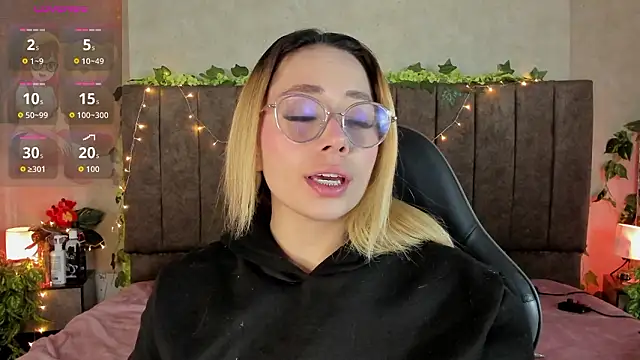 Snapshot of LanaMills_ chatting on 03/29/26, 04:23 LanaMills online show from 03/29/26, 04:23