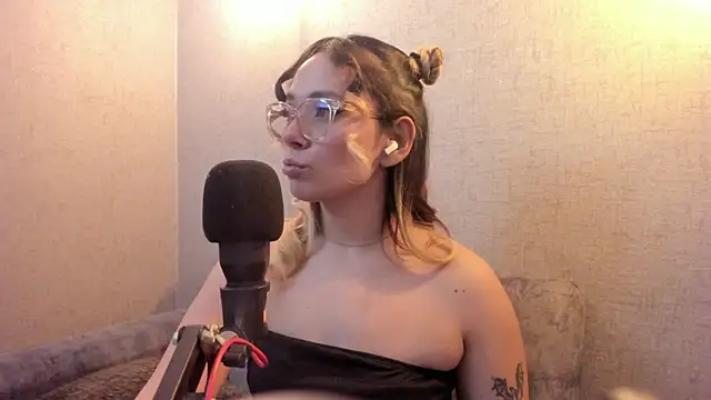LanaMills  online show from 07/30/26, 05:17