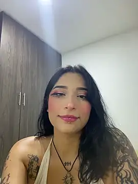 Snapshot of ImEmily444 chatting on 11/09/25, 01:26 ImEmily444 online show from 11/09/25, 01:26