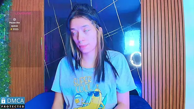 stepha   online show from 09/24/25, 11:02