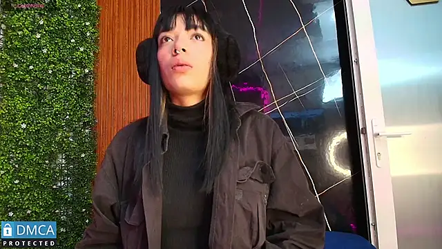 stepha   online show from 09/26/25, 11:03