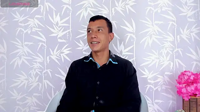 LunaAndAxeel online show from 09/10/25, 07:25