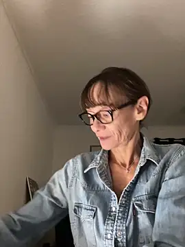 Snapshot of Chris06d22@xh chatting on 10/13/25, 06:41 Chris06d22xh online show from 10/13/25, 06:41