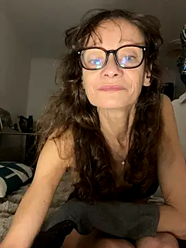 Snapshot of Chris06d22@xh chatting on 10/31/25, 08:32 Chris06d22xh online show from 10/31/25, 08:32