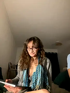 Snapshot of Chris06d22@xh chatting on 11/03/25, 08:10 Chris06d22xh online show from 11/03/25, 08:10