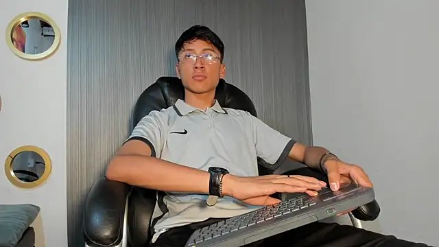 Daddy Darcks online show from 10/15/25, 07:58