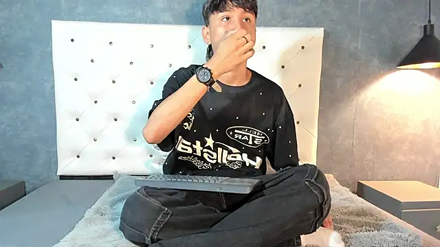 Daddy Darcks online show from 10/21/25, 08:09