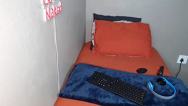 Lunalee online show from 11/21/25, 11:47