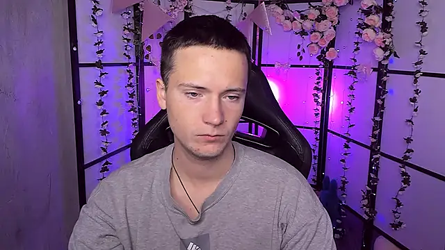 ZackNeal online show from 09/22/25, 05:20