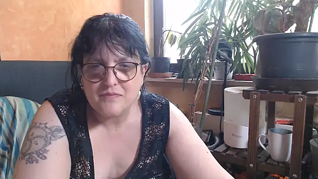 Snapshot of ladyfrombonn chatting on 05/12/26, 02:14 ladyfrombonn online show from 05/12/26, 02:14