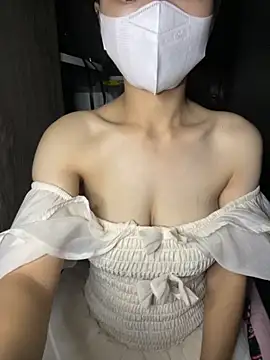 Snapshot of Hana-44 chatting on 10/19/25, 07:47 Hana-44 online show from 10/19/25, 07:47