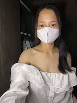 Snapshot of Hana-44 chatting on 10/27/25, 06:01 Hana-44 online show from 10/27/25, 06:01