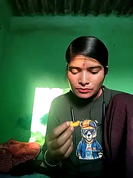 Snapshot of Hot_xxx12 chatting on 12/17/25, 11:16 Hot xxx12 online show from 12/17/25, 11:16