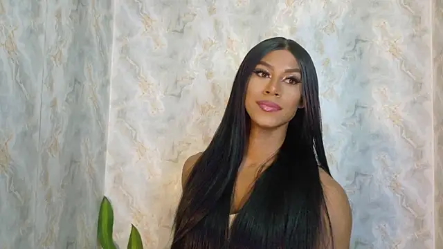 Snapshot of beauty_nina chatting on 10/25/25, 05:15 beauty nina online show from 10/25/25, 05:15