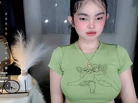 Snapshot of wildest_fantasy chatting on 12/17/25, 04:51 wildest fantasy online show from 12/17/25, 04:51