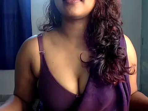 Snapshot of Hot-Honey20 chatting on 10/20/25, 07:42 Hot-Honey20 online show from 10/20/25, 07:42