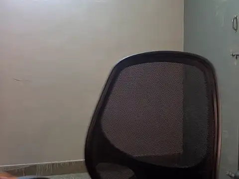 Snapshot of Hot-Honey20 chatting on 11/12/25, 07:53 Hot-Honey20 online show from 11/12/25, 07:53