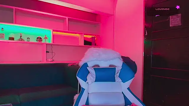 Snapshot of Melissa_Adamsx chatting on 11/05/25, 11:43 Melissa Adamsx online show from 11/05/25, 11:43