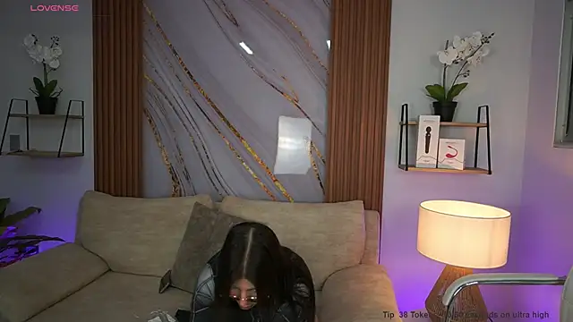 MilaCrave online show from 09/30/25, 11:37