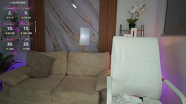 MilaCrave online show from 10/07/25, 11:40