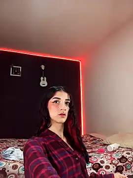 Snapshot of ingrid_zese_ chatting on 11/25/25, 05:35 ingrid zese online show from 11/25/25, 05:35